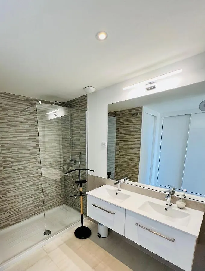 Penthouse Moderne Et Cosy Pour Vos Vacances Accessible A Pied Depuis La Plage Estepona 0*,  Spain